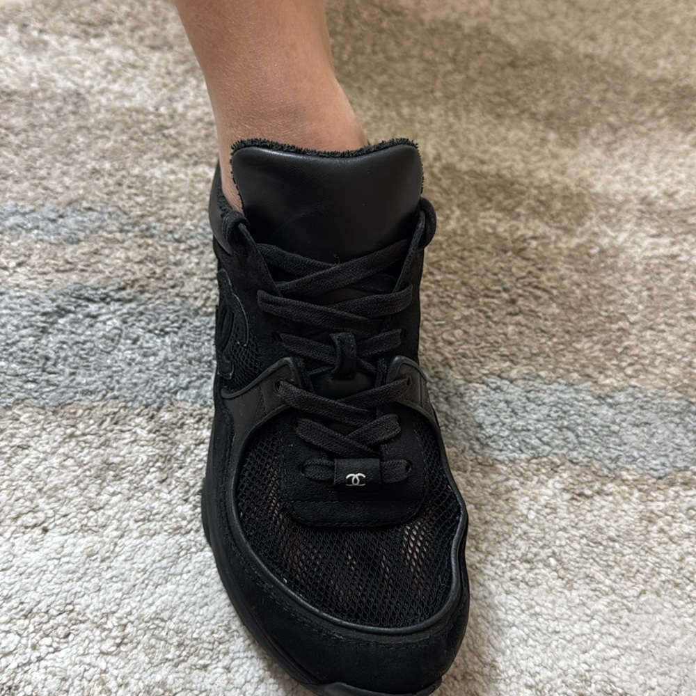 CHANEL Black sneakers, US9